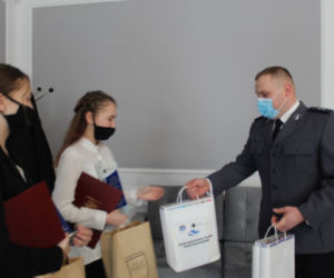 Zosia i Nadia z Kruszwicy uratowały mu życie. Posypały się gratulacje i nagrody