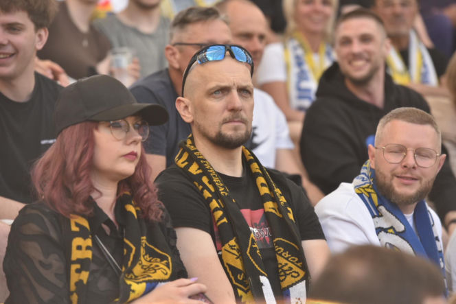 PRES Grupa Deweloperska Toruń - Gezet Stal Gorzów: Zdjęcia kibiców z meczu 7. kolejki PGE Ekstraligi na Motoarenie