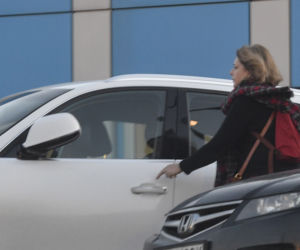 Małgorzata Ostrowska-Królikowska wychodzi ze szpitala