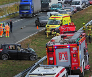 Zablokowana A2. Osobówka zderzyła się z tirem