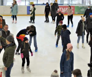 Tłumy na bydgoskim lodowisku Torbyd [GALERIA]