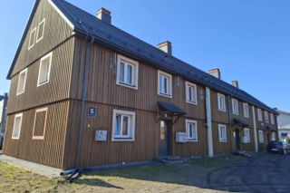 Drewniane osiedle w Sędziszowie. Niemiecka budowa z lat 40. XX wieku na potrzeby kolei