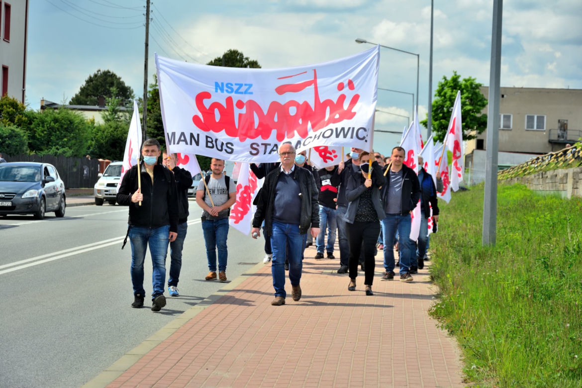 Pikieta w MAN-ie. Związkowa "Solidarność" w MAN BUS nadal protestuje!
