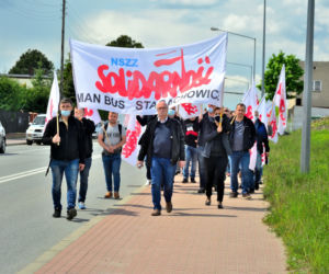 Pikieta w MAN-ie. Związkowa Solidarność w MAN BUS nadal protestuje!