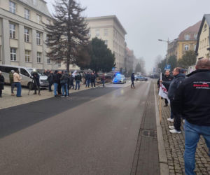 https://slaskie.eska.pl/gornicy-z-jsw-znow-protestowali-pod-ministerstwem-energii-w-katowicach-to-nie-tylko-o-barborke-chodzi-aa-fhae-P6Gi-drbJ.html