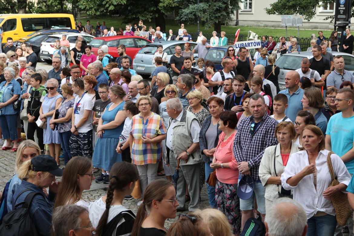 Pątnicy ruszyli na szlak! Z Lublina wyruszyła Lubelska Piesza Pielgrzymka na Jasną Górę 2023