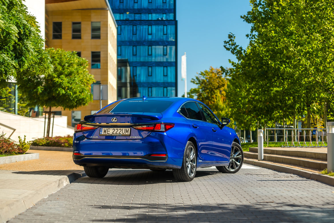 Lexus ES300h F Sport