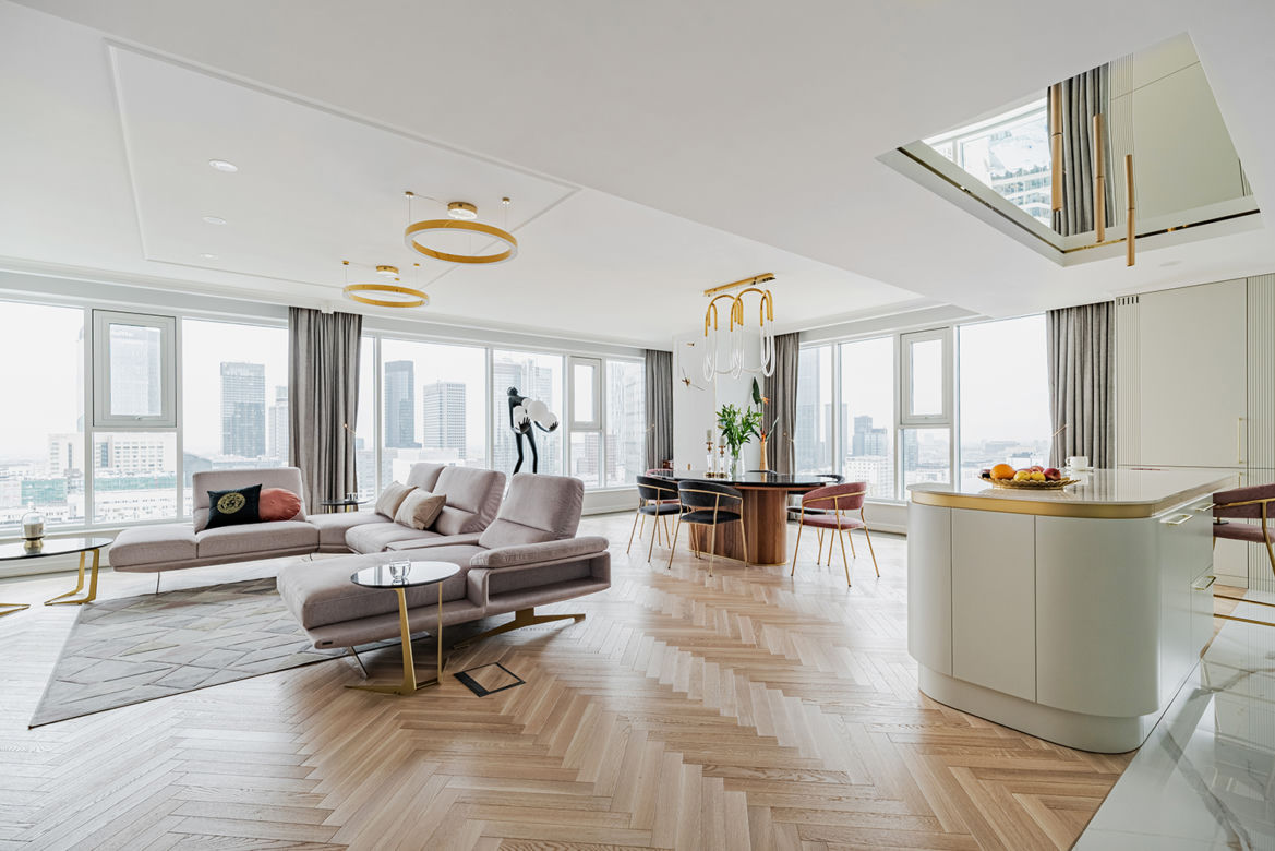 Przestronny apartament z Warszawą w tle