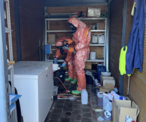 Laboratorium śmierci na Mazowszu. Kontrterroryści znaleźli kilogramy narkotyków i przedziwne przedmioty