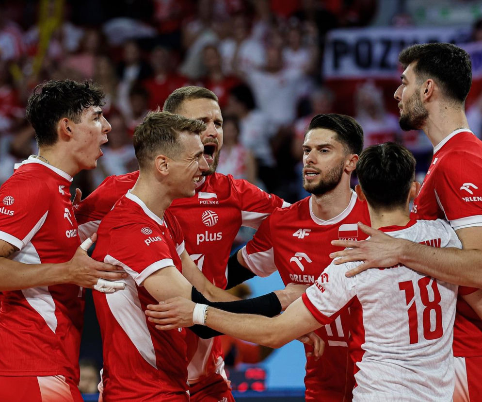 Cieszący się polscy siatkarze po zdobytym punkcie na ME. O meczu z Bułgarią przeczytasz na SE Supersport.
