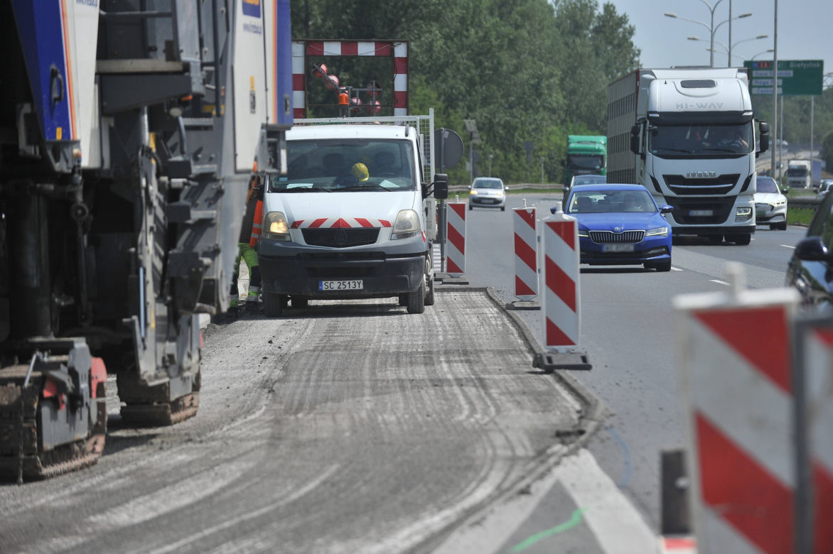 Naprawiają Wisłostradę. Nawierzchnia pękła, bo budują kolektor