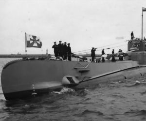 ORP Orzeł podczas powitania w Gdyni, luty 1939 r.