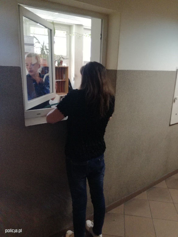Pijana wiozła dziecko do szkoły. Na alkomacie zabrakło skali