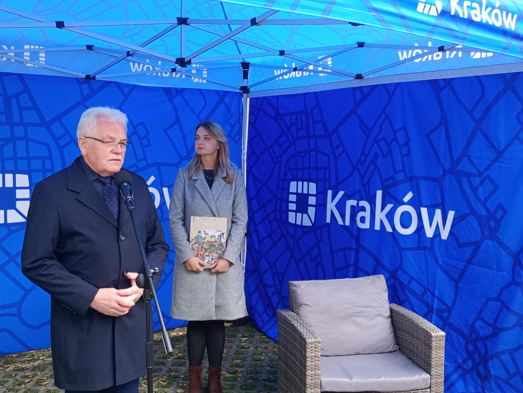 Nowy mural w Krakowie na cześć Andrzeja Wajdy. Żona reżysera nie kryje zachwytu