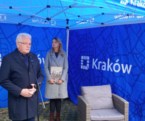 Nowy mural w Krakowie na cześć Andrzeja Wajdy. Żona reżysera nie kryje zachwytu