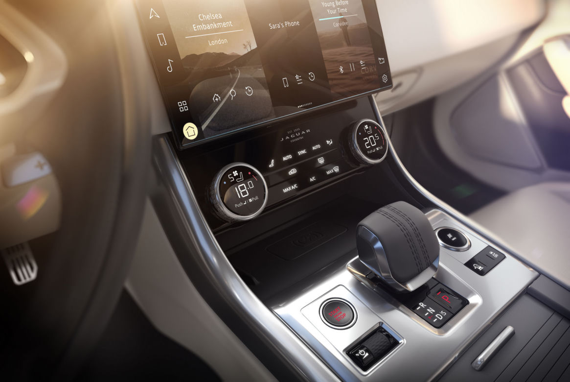 Nowy Jaguar XF (2021)