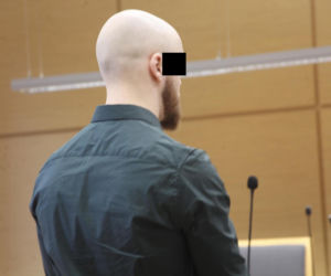 Spadł z noszy w drodze do szpitala, nie przeżył. Medycy oskarżeni o śmierć Ryszarda