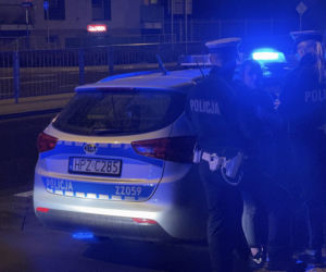 Pijana matka rozbiła samochód