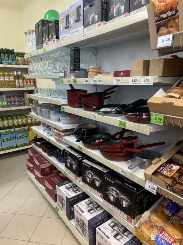 Pierwszy sklep Dino w Warszawie - dzień otwarcia