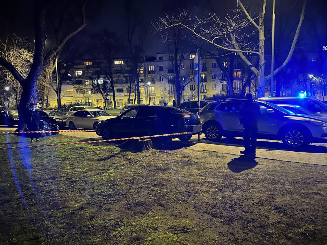 Zdemolowane radiowozy i szaleńczy pościg ulicami Warszawy. Nie uwierzycie co zrobił kierowca tego auta! 