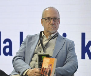 Warszawskie Targi Obronne. Scena Biała. Stawić czoła wojnie. Zostać czy wyjechać – Debata WYDAWNICTWA NAUKOWEGO PWN o bezpieczeństwie obywateli