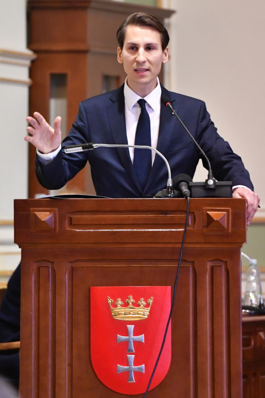 Kim jest Kacper Płażyński?
