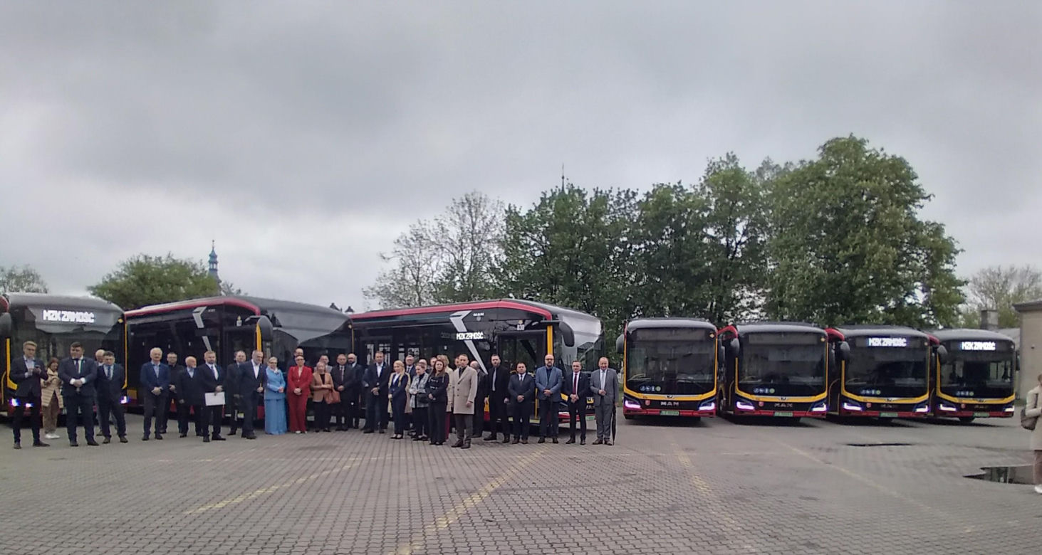 Przekazanie nowych autobusów