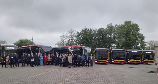 Przekazanie nowych autobusów