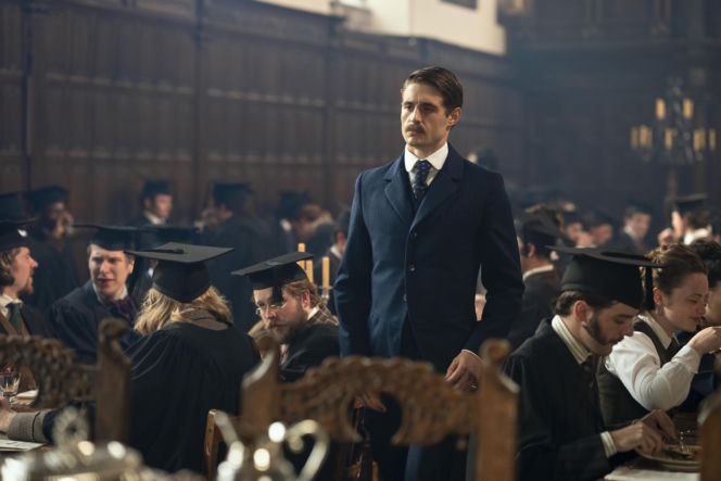 Młody Sherlock to zupełnie inny Sherlock - a to dopiero początek jego zalet