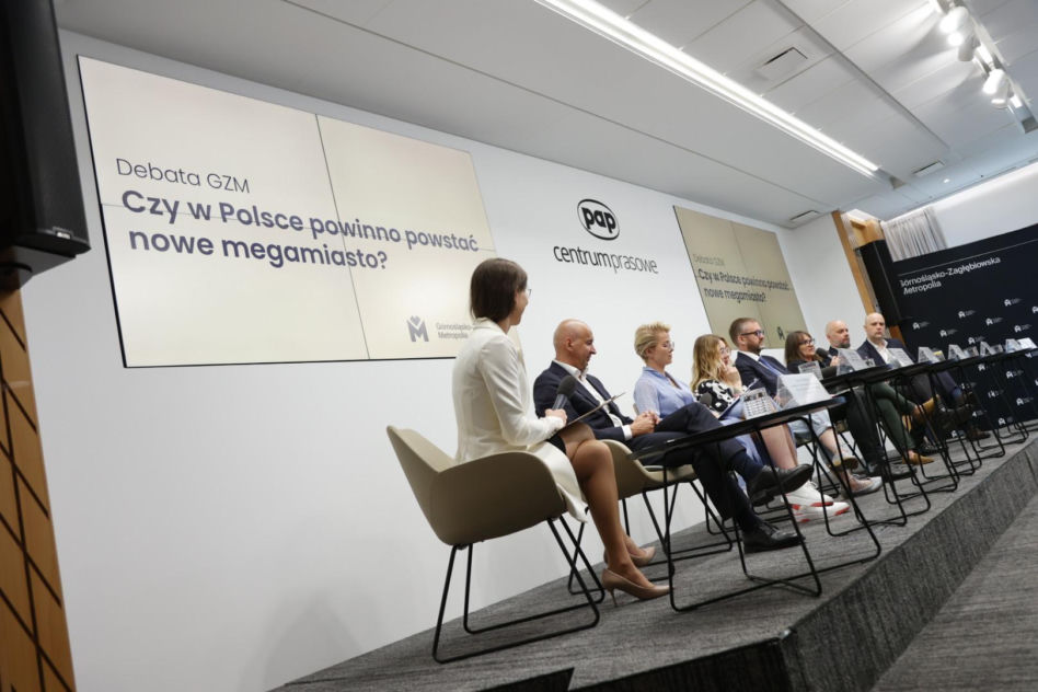 Debata - Czy w Polsce powinno powstać nowe megamiasto?