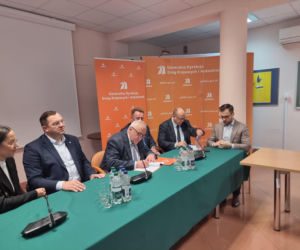 Niebezpieczna krzyżówka idzie do przebudowy! Na skrzyżowaniu DK63 z DW648 między Łomżą a Kolnem powstanie rondo