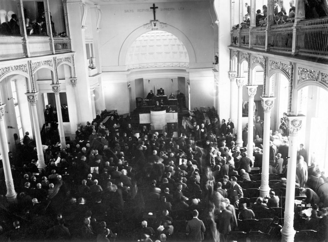 Krzyk narodzin II RP. Sejm II RP 17 marca 1921 roku uchwalił pierwszą, nowoczesną konstytucję
