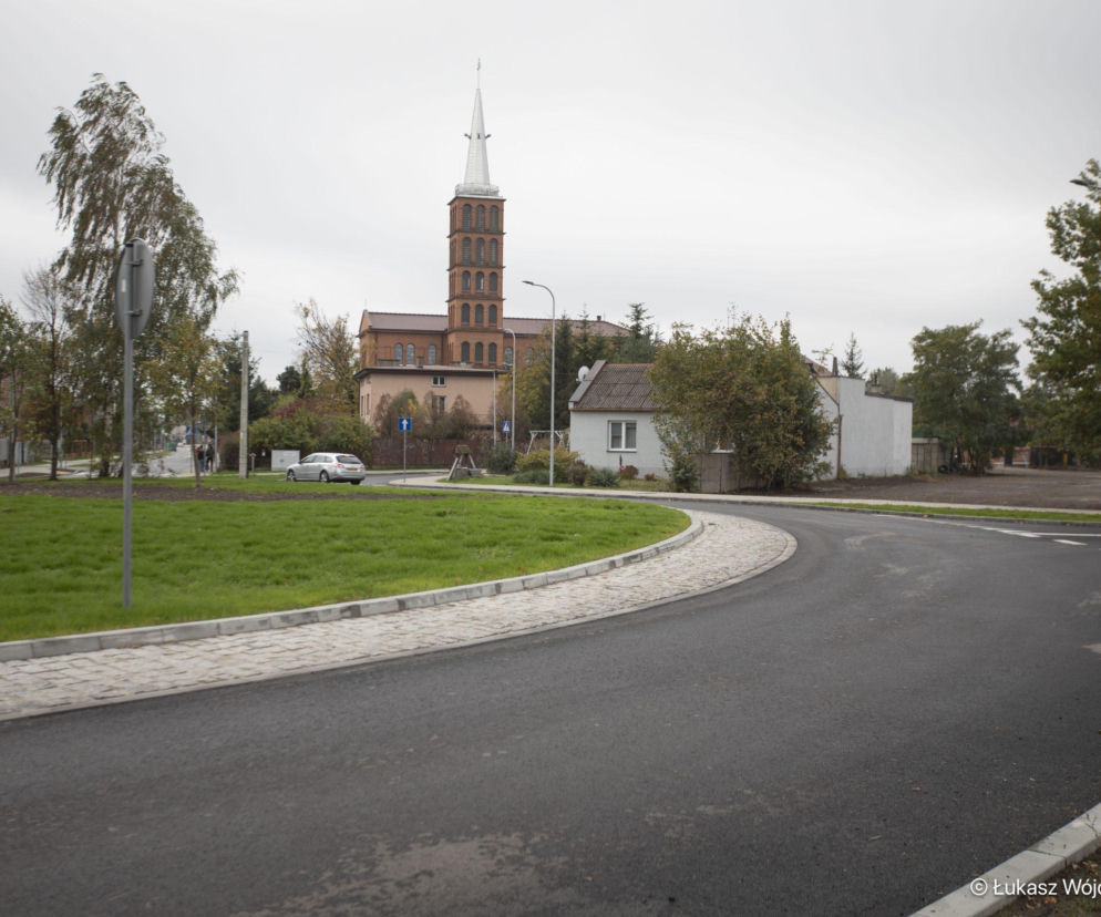 Na tę chwile czekali zarówno kierowcy jak i piesi. Zakończył się remont ul. Idalińskiej w Radomiu 