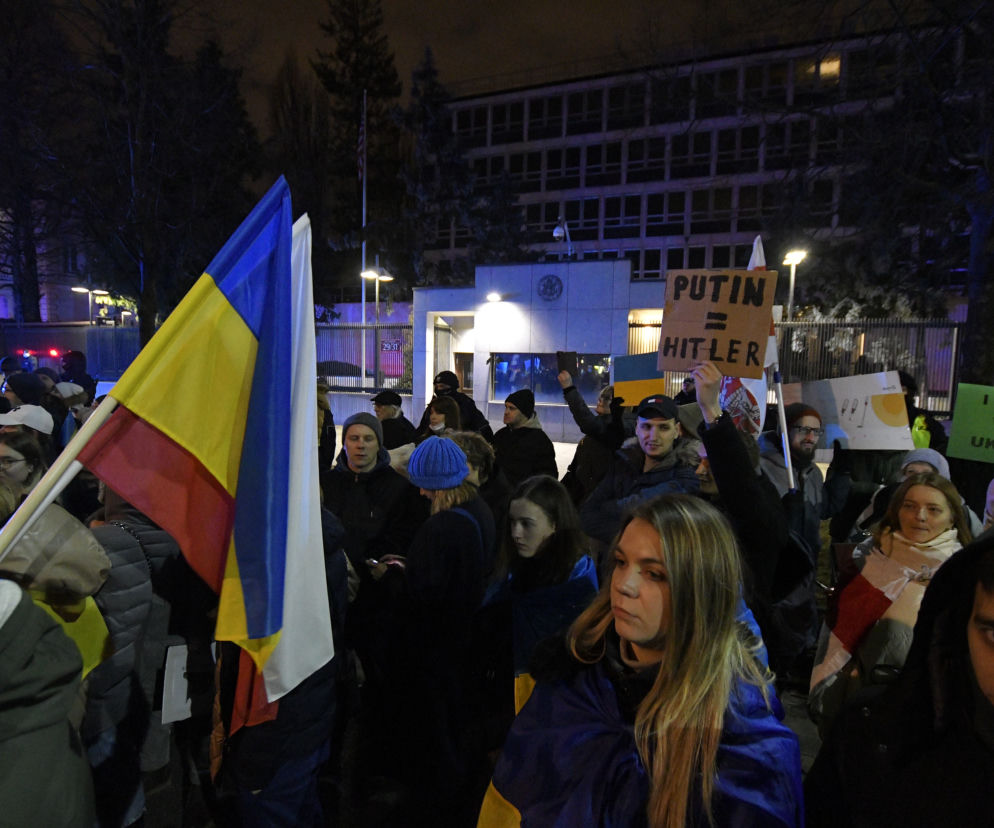 Warszawiacy murem za Ukrainą. Codziennie na protestach dziesiątki tysięcy ludzi