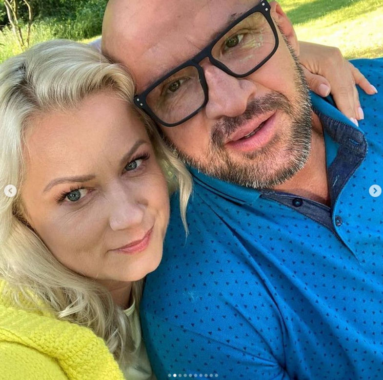 M jak miłość na planie.  Marzenka (Olga Szomańska), Andrzejek (Tomasz Oświeciński)
