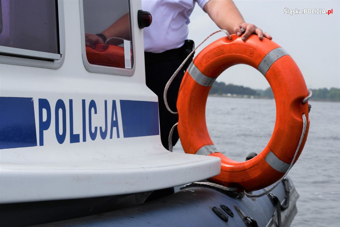 Czy to Miami Vice? Nie, to policyjni wodniacy z woj. śląskiego rozpoczęli sezon [ZDJĘCIA]