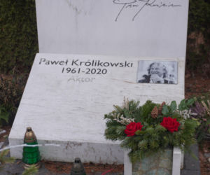 Grób Pawła Królikowskiego na Powązkach w Warszawie