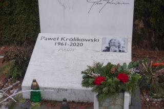 Grób Pawła Królikowskiego na Powązkach w Warszawie