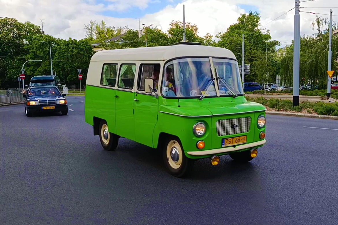 Parada zabytkowych pojazdów w Szczecinie