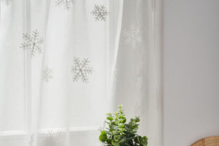 Świąteczne firanki i zasłony. Z pewnością zakochasz się w bożonarodzeniowych zazdrostkach
