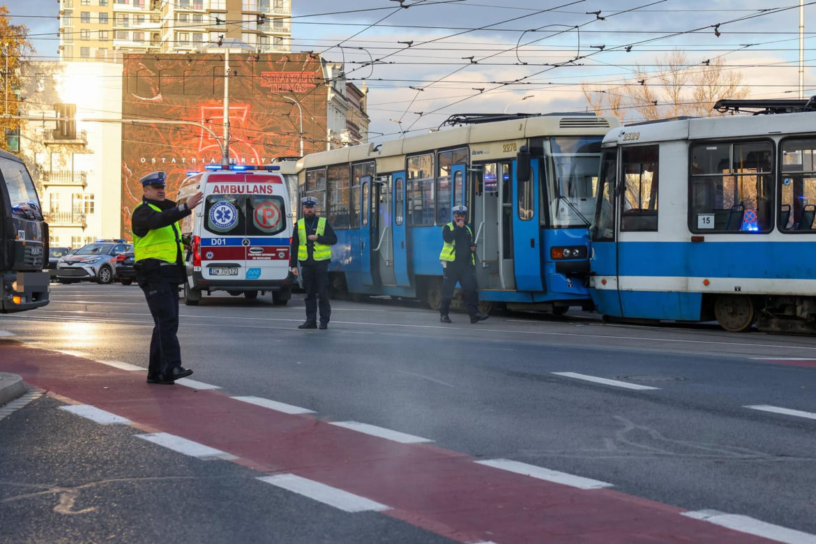 Zderzenie tramwajów we Wrocławiu. Miasto stanęło w korkach