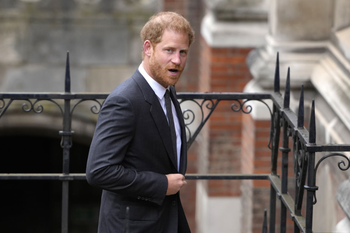 Meghan Markle wystroiła męża! Wielka przemiana księcia Harry'ego