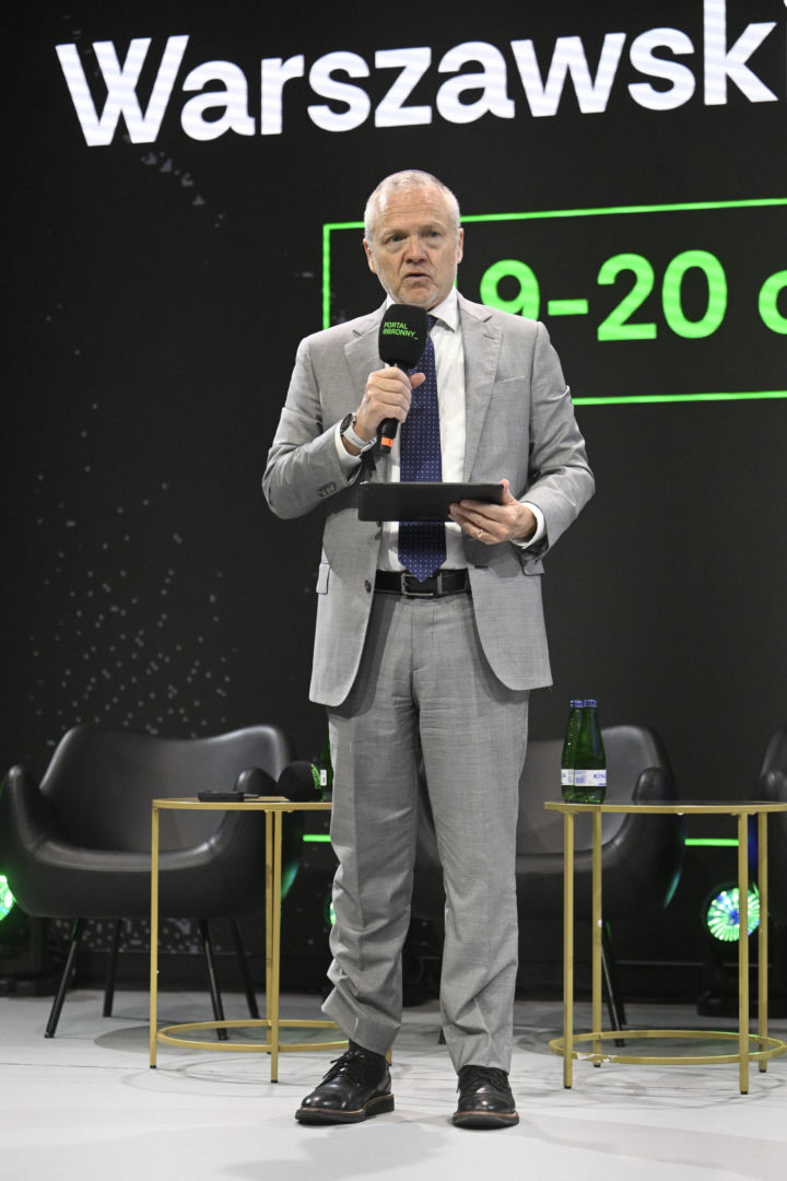 Ambasador USA Tom Rose na Warszawskich Targach Obronnych