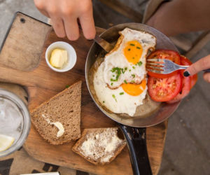 Znudziły Cię pierogi i pizza? Oto TOP 10 hipsterskich lokali, które musisz odwiedzić w majówkę! [PRZEGLĄD]