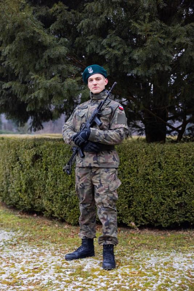 "Pierwsza miłość", odcinek 4173: Biały przygotowuje się do świętowania, nieświadomy, że Angelika toczy walkę o życie