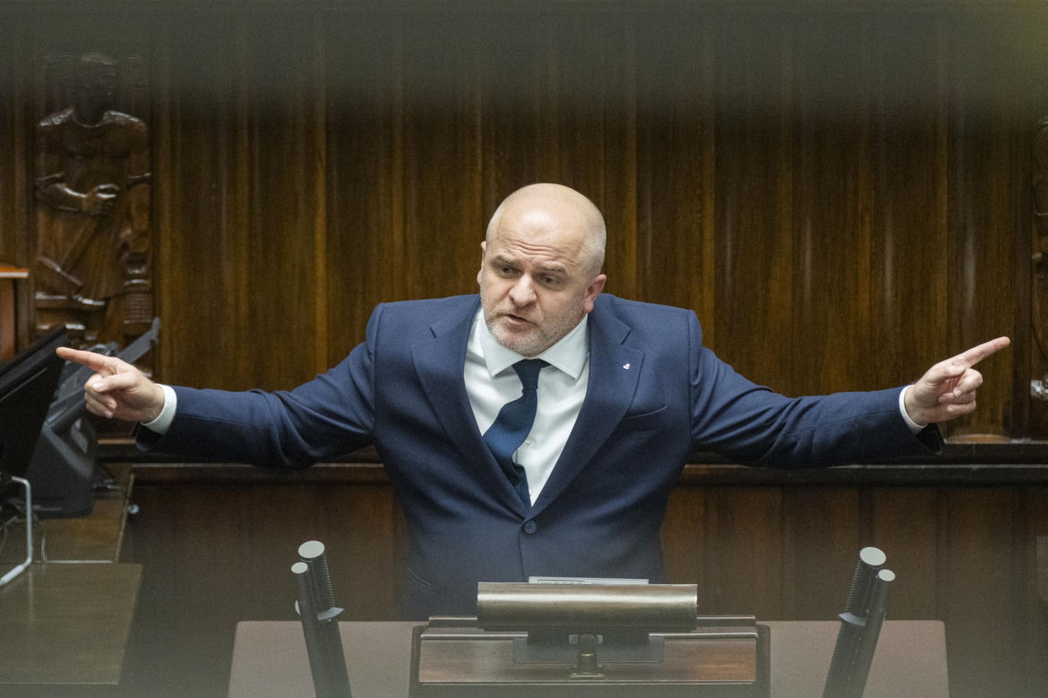 Poseł KO spędził w szpitalu sześć dni  Naprawili Kowalowi kolano