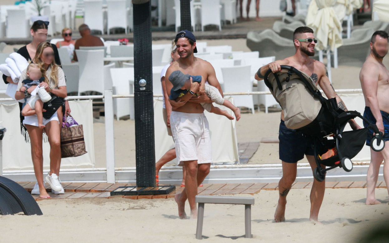 Bartosz Bereszyński i Mateusz Klich smażą się na plaży
