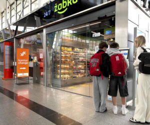 Żabka otwiera sklep na lotnisku. Zakupy zrobisz bez kasjera w kilka chwil