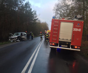 Wypadek w Ostromecku. 3 osoby przewiezione do szpitala w Bydgoszczy