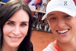 Gwiazda serialu Przyjaciele napisała do Igi Świątek. Słynne narciarki też